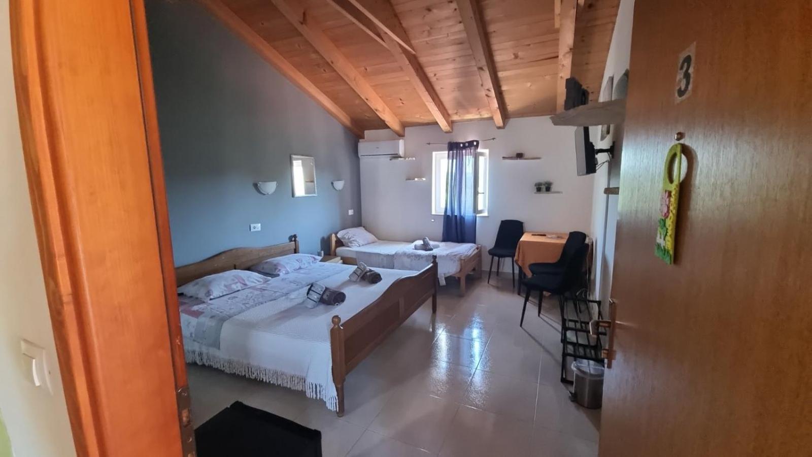 Sobe Anja Guest House บระทอนิกลา ภายนอก รูปภาพ